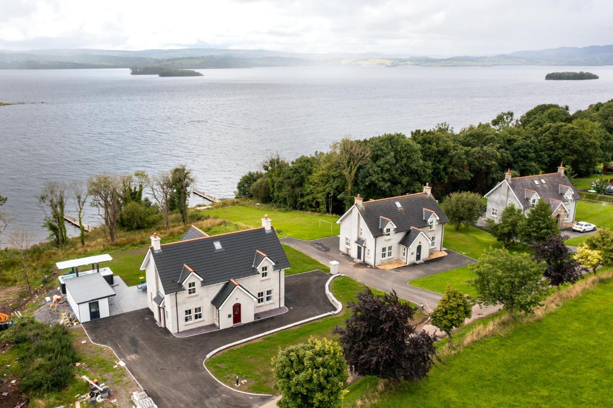 Escape Ordinary At Lily'S Pad Villa Enniskillen Exterior photo